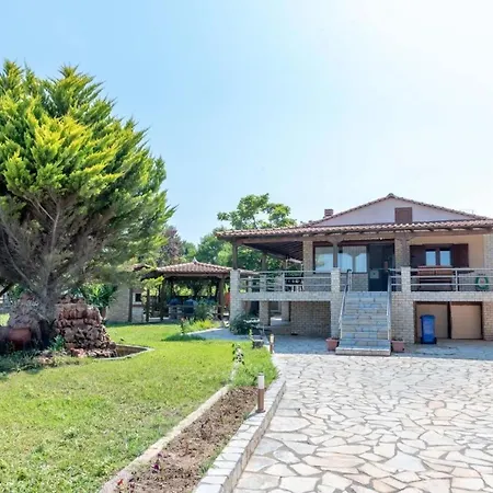 Absolute Beachfront Villa-grand Sandy Villa