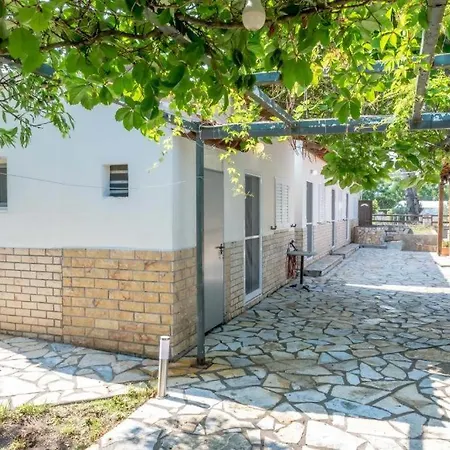 Absolute Beachfront Villa-grand Sandy *