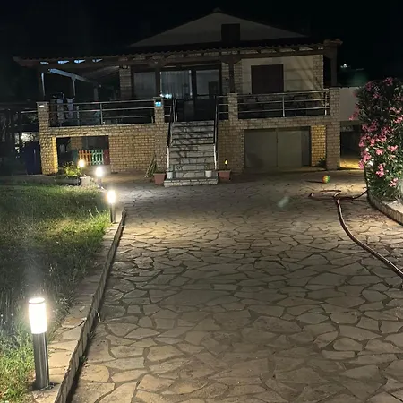 Absolute Beachfront Villa-grand Sandy Villa Ormos Panagias