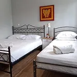 Absolute Beachfront Villa-grand Sandy * אורמוס פנגיאס