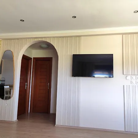 Absolute Beachfront Villa-grand Sandy