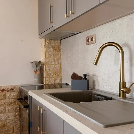 Absolute Beachfront Villa-grand Sandy Villa