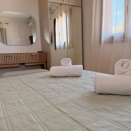 Absolute Beachfront Villa-grand Sandy Villa