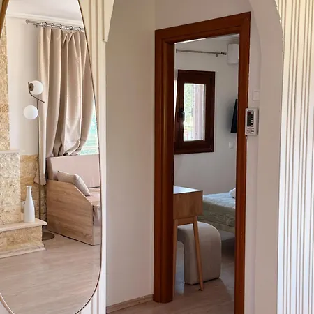 Absolute Beachfront Villa-grand Sandy Ormos Panagias