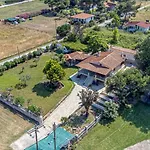 Absolute Beachfront Villa-grand Sandy *