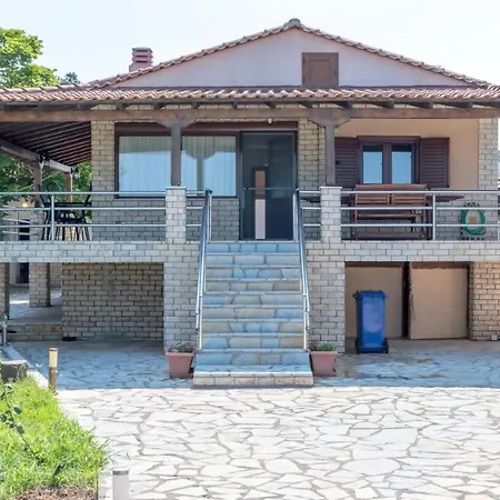 Villa Absolute Beachfront Villa-grand Sandy