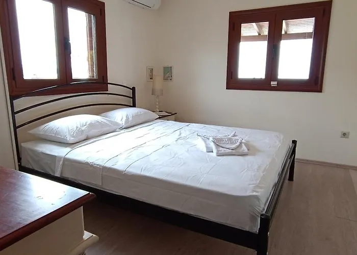 Absolute Beachfront Villa-grand Sandy Villa Ormos Panagias